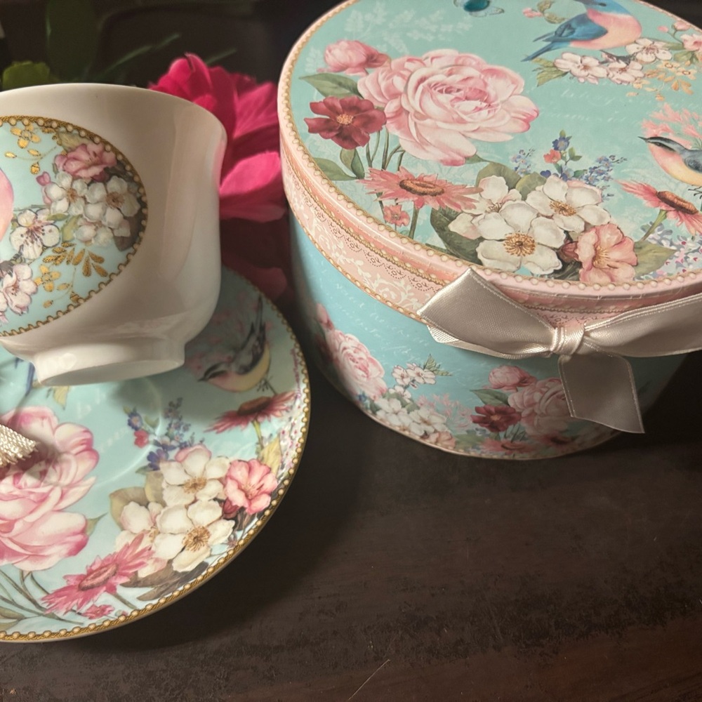 Floral Bird Teacup and Saucer Set - Picture 6 of 6